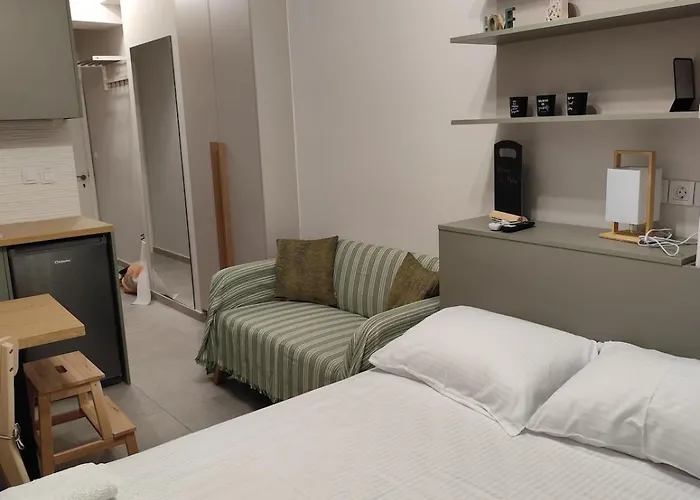 Parastaseis Georges Sq *