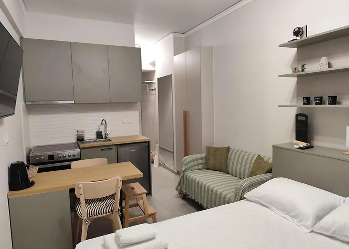 Parastaseis Georges Sq *