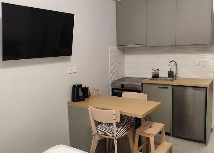 Parastaseis Georges Sq