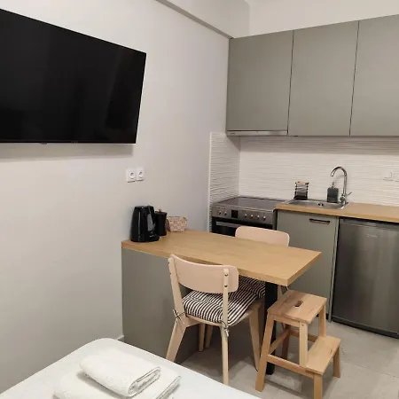 Parastaseis Georges Sq Apartamento *