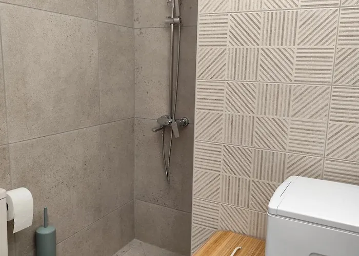 Parastaseis Georges Sq *