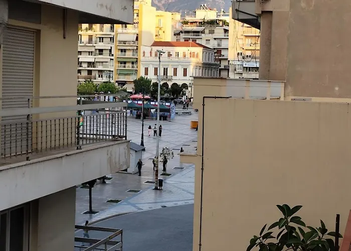 Parastaseis Georges Sq *